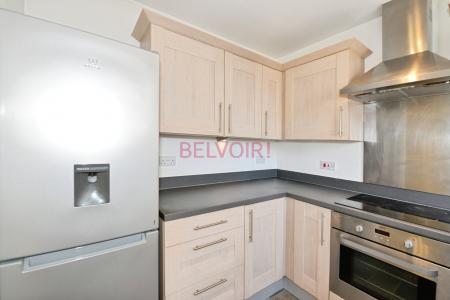 2 bedroom Flat to let in Castle Way, Southampton, SO14