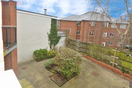 1 bedroom Flat to let in Shirley Road, Southampton, SO15