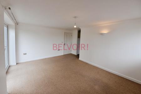 2 bedroom Flat to let in 9 Bournemouth Road, Chandler's Ford, SO53