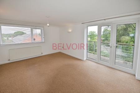 2 bedroom Flat to let in 9 Bournemouth Road, Chandler's Ford, SO53