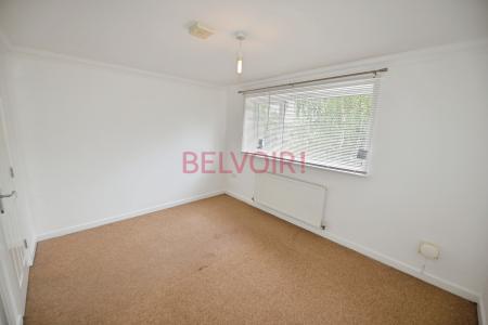 2 bedroom Flat to let in 9 Bournemouth Road, Chandler's Ford, SO53