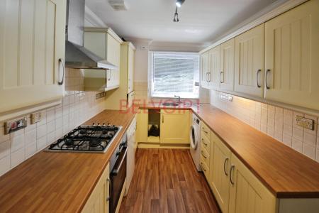 2 bedroom Flat to let in 9 Bournemouth Road, Chandler's Ford, SO53