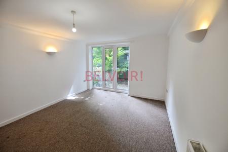 2 bedroom Flat to let in 9 Bournemouth Road, Chandler's Ford, SO53