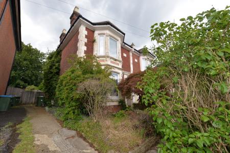 5 bedroom Semi-detached house to let in Gordon Avenue, Portswood, Southampton, SO14