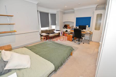 5 bedroom Semi-detached house to let in Gordon Avenue, Portswood, Southampton, SO14