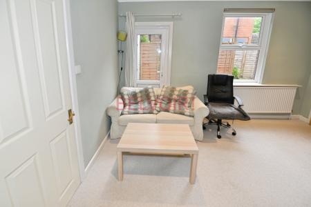 5 bedroom Semi-detached house to let in Gordon Avenue, Portswood, Southampton, SO14