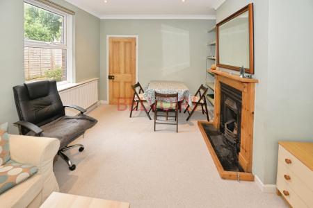 5 bedroom Semi-detached house to let in Gordon Avenue, Portswood, Southampton, SO14