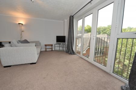 2 bedroom Flat to let in Westridge Road, Southampton, SO17