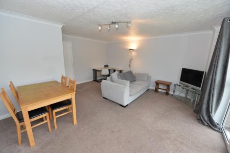 2 bedroom Flat to let in Westridge Road, Southampton, SO17