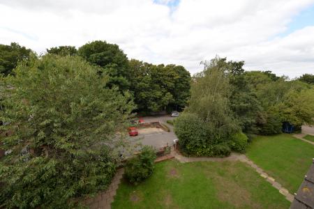 2 bedroom Flat to let in Westridge Road, Southampton, SO17