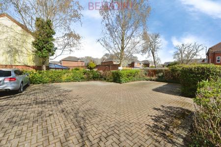1 bedroom Flat to let in Court Road, Southampton, SO15
