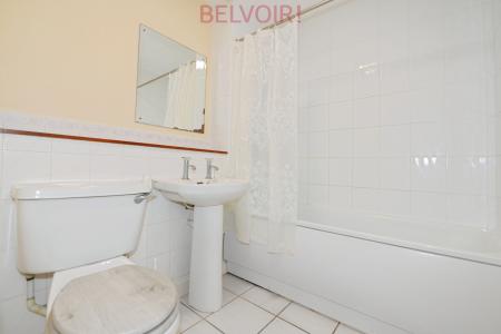 1 bedroom Flat to let in Court Road, Southampton, SO15