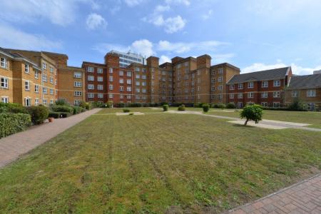 2 bedroom Flat to let in Handel Road, Southampton, SO15