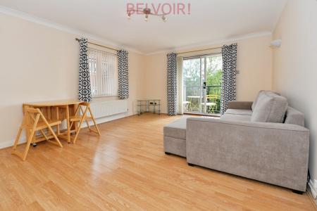 2 bedroom Flat to let in 20 Archers Road, Southampton, SO15