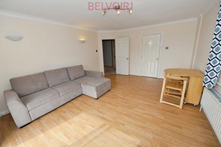 2 bedroom Flat to let in 20 Archers Road, Southampton, SO15