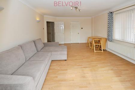 2 bedroom Flat to let in 20 Archers Road, Southampton, SO15