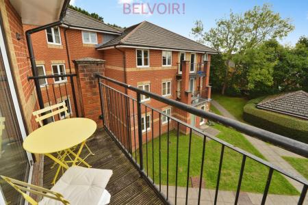 2 bedroom Flat to let in 20 Archers Road, Southampton, SO15