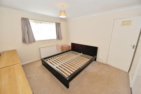 2 bedroom Flat for sale in Lincoln Court, Shirley, Southampton, SO15