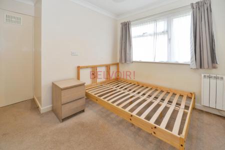 2 bedroom Flat for sale in Lincoln Court, Shirley, Southampton, SO15