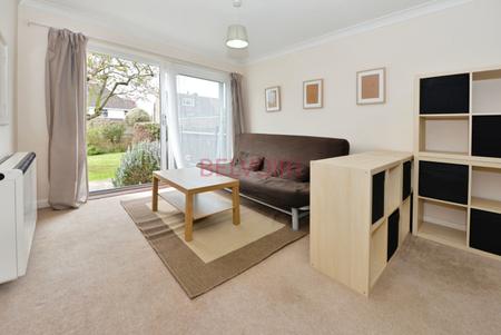 2 bedroom Flat for sale in Lincoln Court, Shirley, Southampton, SO15