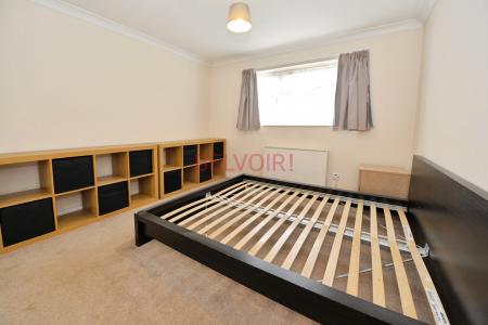 2 bedroom Flat for sale in Lincoln Court, Shirley, Southampton, SO15
