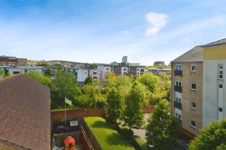 2 bedroom Flat to let in Carpathia Drive, Southampton, SO14