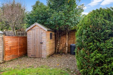 2 bedroom Semi-detached house for sale in Harvest Fields Way, Four Oaks, Sutton Coldfield, B75