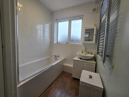 2 bedroom Flat for sale in Vesey Close, Four Oaks, Sutton Coldfield, B74