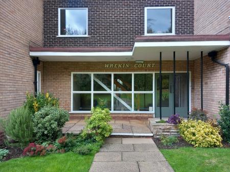 2 bedroom Flat for sale in Vesey Close, Four Oaks, Sutton Coldfield, B74