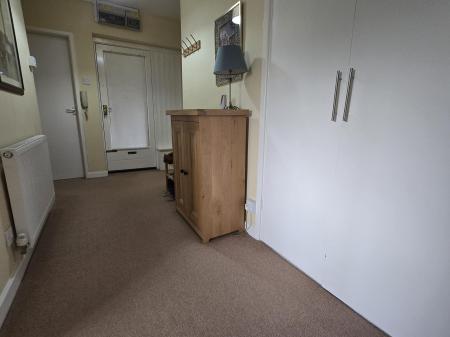 2 bedroom Flat for sale in Vesey Close, Four Oaks, Sutton Coldfield, B74