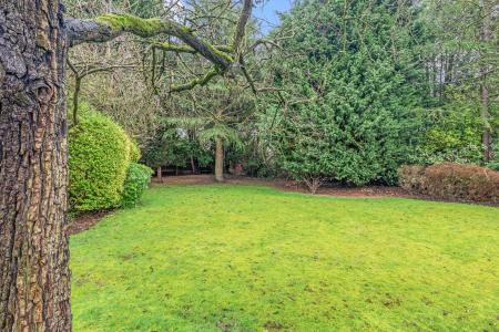 2 bedroom Apartment for sale in 159 Birmingham Road, Wylde Green, Sutton Coldfield, B72