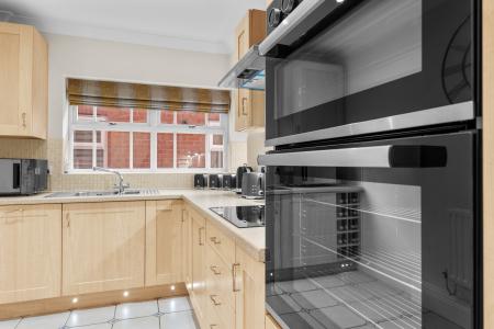 2 bedroom Apartment for sale in 159 Birmingham Road, Wylde Green, Sutton Coldfield, B72