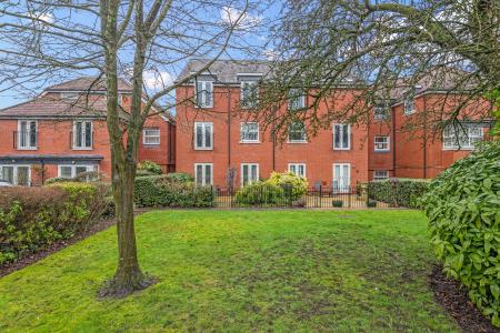 2 bedroom Apartment for sale in 159 Birmingham Road, Wylde Green, Sutton Coldfield, B72