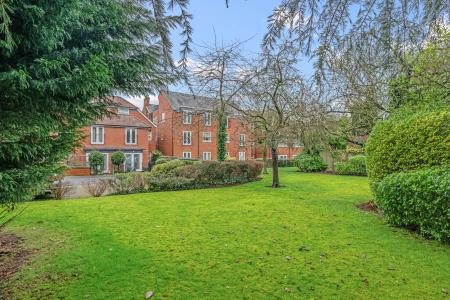 2 bedroom Apartment for sale in 159 Birmingham Road, Wylde Green, Sutton Coldfield, B72