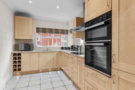 2 bedroom Apartment for sale in 159 Birmingham Road, Wylde Green, Sutton Coldfield, B72