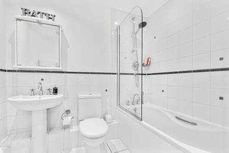 2 bedroom Apartment for sale in 159 Birmingham Road, Wylde Green, Sutton Coldfield, B72