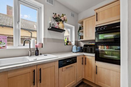 3 bedroom Detached house for sale in Manor Hill, Sutton Coldfield, Sutton Coldfield, B73