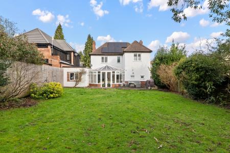 3 bedroom Detached house for sale in Manor Hill, Sutton Coldfield, Sutton Coldfield, B73