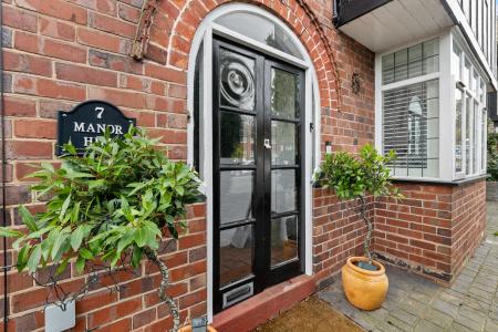 3 bedroom Detached house for sale in Manor Hill, Sutton Coldfield, Sutton Coldfield, B73