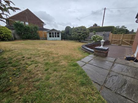 4 bedroom Semi-detached house to let in Dower Road, Four Oaks, Sutton Coldfield, B75