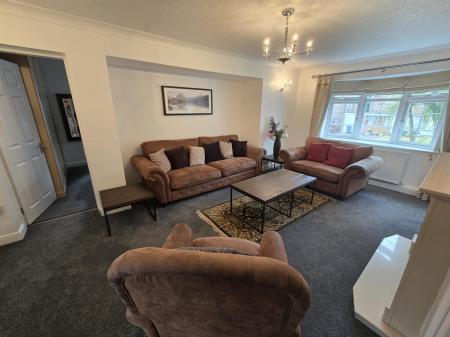 4 bedroom Semi-detached house to let in Dower Road, Four Oaks, Sutton Coldfield, B75