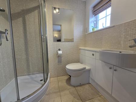 4 bedroom Semi-detached house to let in Dower Road, Four Oaks, Sutton Coldfield, B75