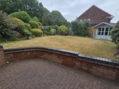 4 bedroom Semi-detached house to let in Dower Road, Four Oaks, Sutton Coldfield, B75