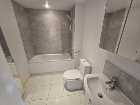 3 bedroom Flat to let in Station Road, Wylde Green, Sutton Coldfield, B73