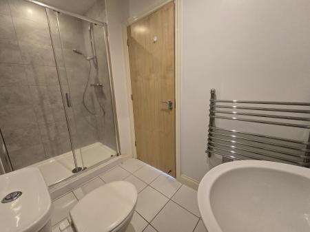 3 bedroom Flat to let in Station Road, Wylde Green, Sutton Coldfield, B73