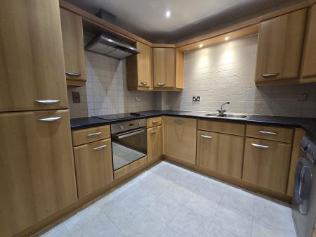 3 bedroom Flat to let in Station Road, Wylde Green, Sutton Coldfield, B73