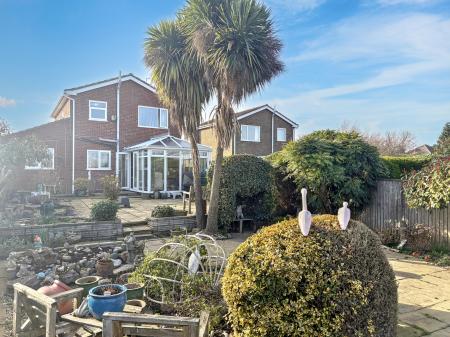 3 bedroom Detached house for sale in Barrier Bank, Cowbit, PE12