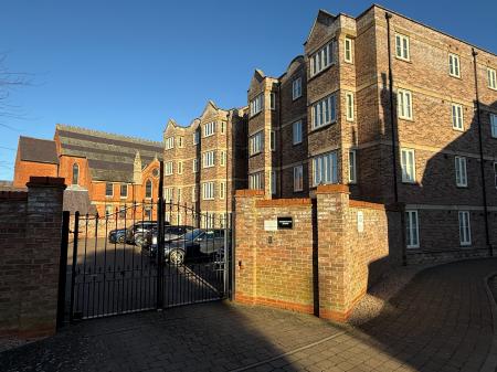 2 bedroom Flat for sale in Broad Street, Spalding, PE11