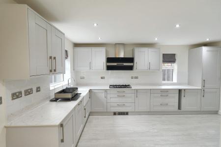 4 bedroom Detached house for sale in Fern Drive, Spalding, PE11