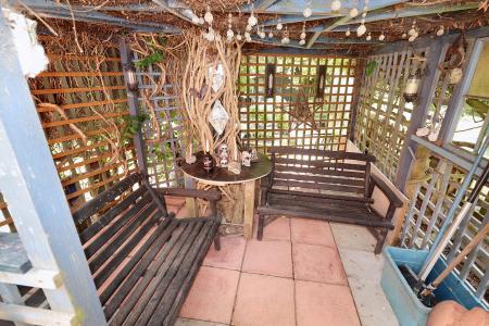 6 bedroom Semi-detached house for sale in Glenside South, Pinchbeck, PE11